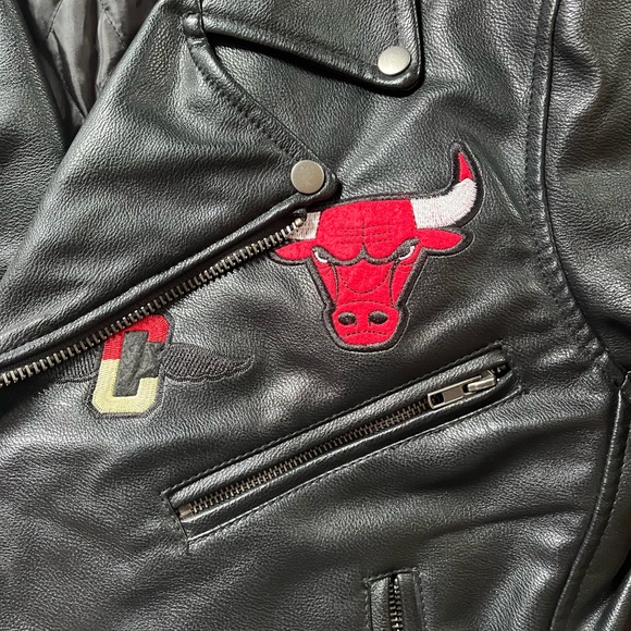 Chicago Bulls Motorcycle Jacket - Picture 4 of 11